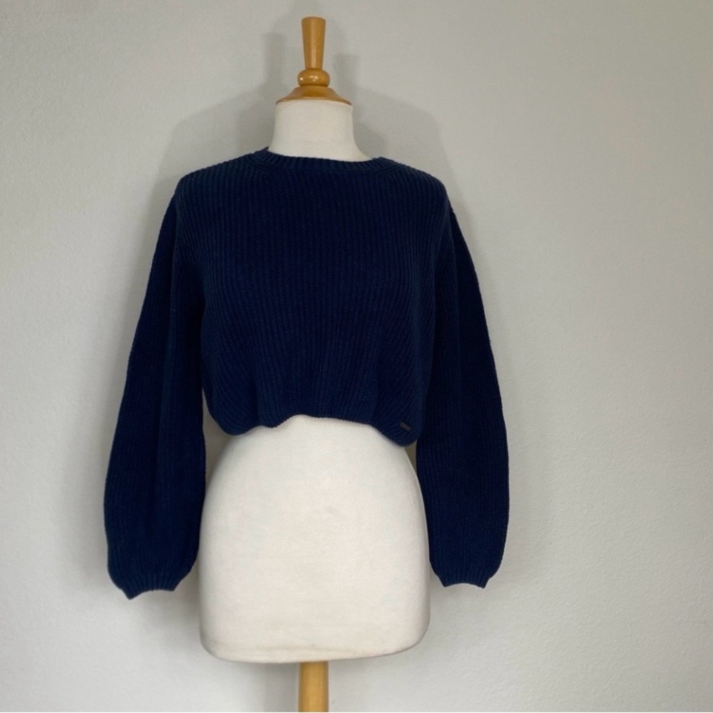 Hollister Women's Navy Crew Crop Knit Sweater Size Small Cottagecore Cabincore